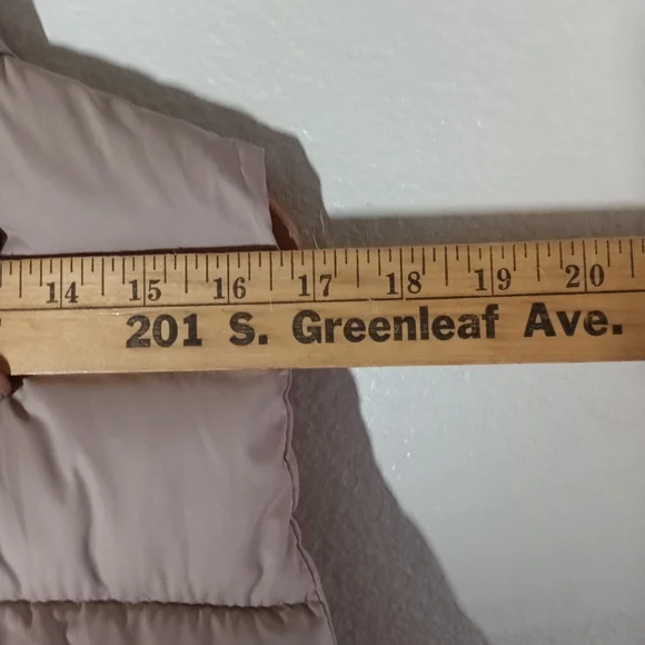 GO.G.G Women's Oat Puffer Vest Size M NWT - Picture 7 of 11